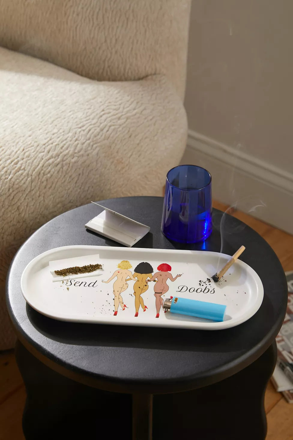 Rogue Paq's Send Doobs Valet Rolling Tray is large and luxurious. There's plenty of room to roll joints using all of your favorite tools. The tray is also fun as a catch-all or trinket tray.